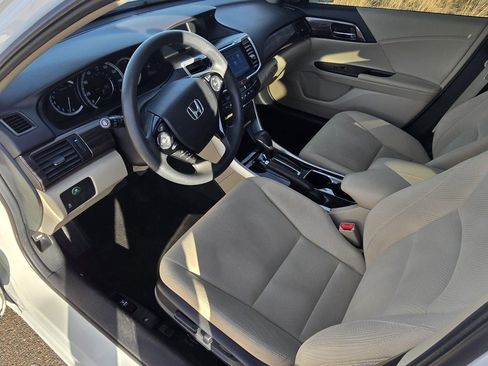 Used 2016 Honda Accord EX image 24
