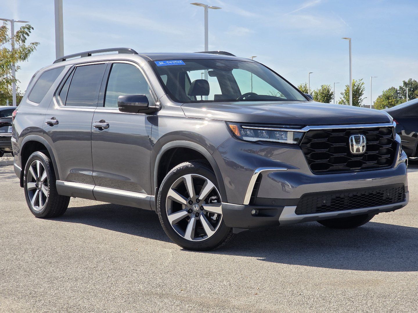 Certified 2025 Honda Pilot Touring image 2