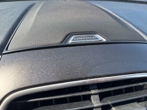 Used 2018 Lincoln MKX Reserve w/ Lincoln MKX Climate Package image 41