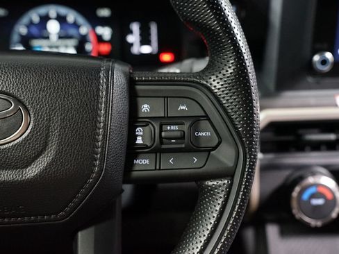 Certified 2025 Toyota Tacoma SR5 AWD/4WD image 14