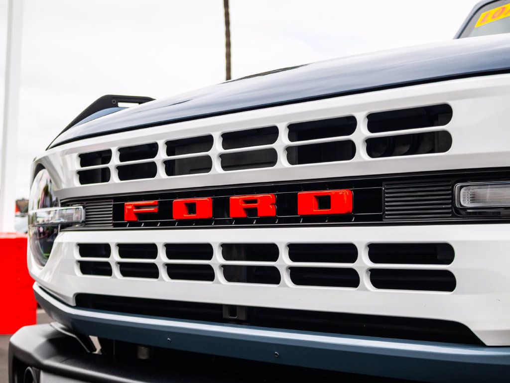 Used 2023 Ford Bronco Heritage Edition AWD/4WD image 10
