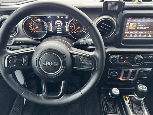 Used 2021 Jeep Wrangler Sport image 14