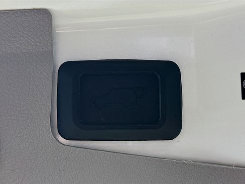 Used 2012 Toyota Highlander Limited w/ Tow Pkg FWD image 31