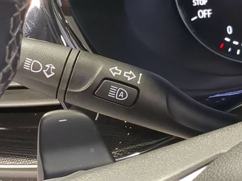 Used 2021 Buick Envision Essence AWD/4WD image 31
