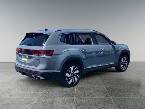 Used 2025 Volkswagen Atlas SEL AWD/4WD image 5