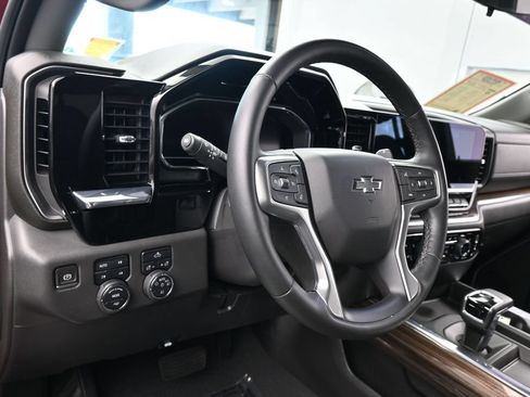Used 2023 Chevrolet Silverado 1500 LT Trail Boss AWD/4WD image 16