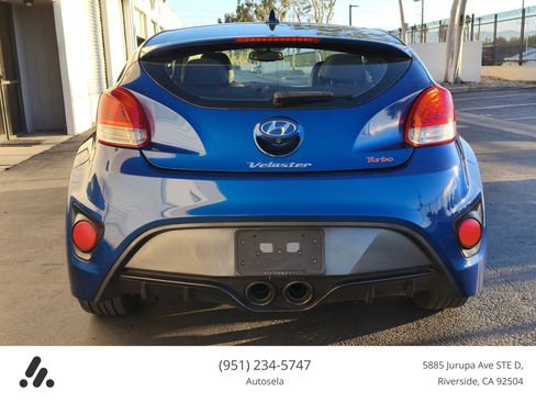 Used 2015 Hyundai Veloster Turbo image 11
