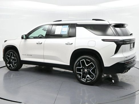 Used 2025 Chevrolet Traverse High Country FWD image 5