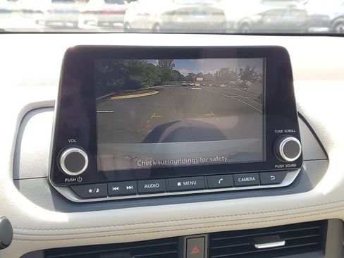 Certified 2025 Nissan Rogue SV w/ SV Premium Package FWD image 16