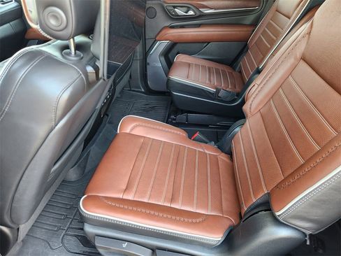 Used 2023 GMC Yukon Denali Ultimate image 28