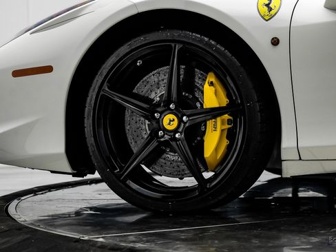 Used 2015 Ferrari 458 Italia Coupe image 90