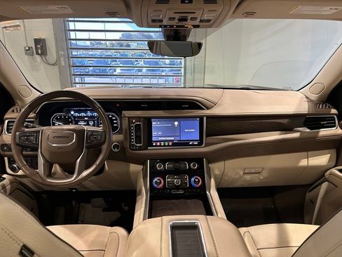 Used 2021 GMC Yukon Denali w/ Denali Premium Package AWD/4WD image 40