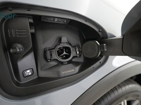 Used 2026 Nissan Leaf Platinum+ w/ Floor Mat Package (Platinum+) FWD image 10