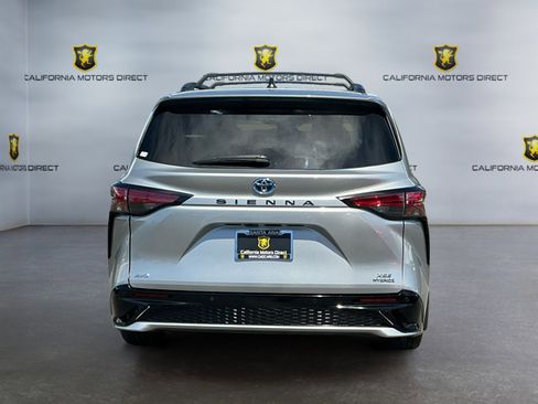 Used 2022 Toyota Sienna XSE AWD/4WD image 6
