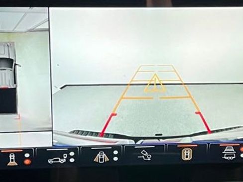 Used 2024 GMC Sierra 3500 AT4 w/ AT4 Premium Plus Package AWD/4WD image 32