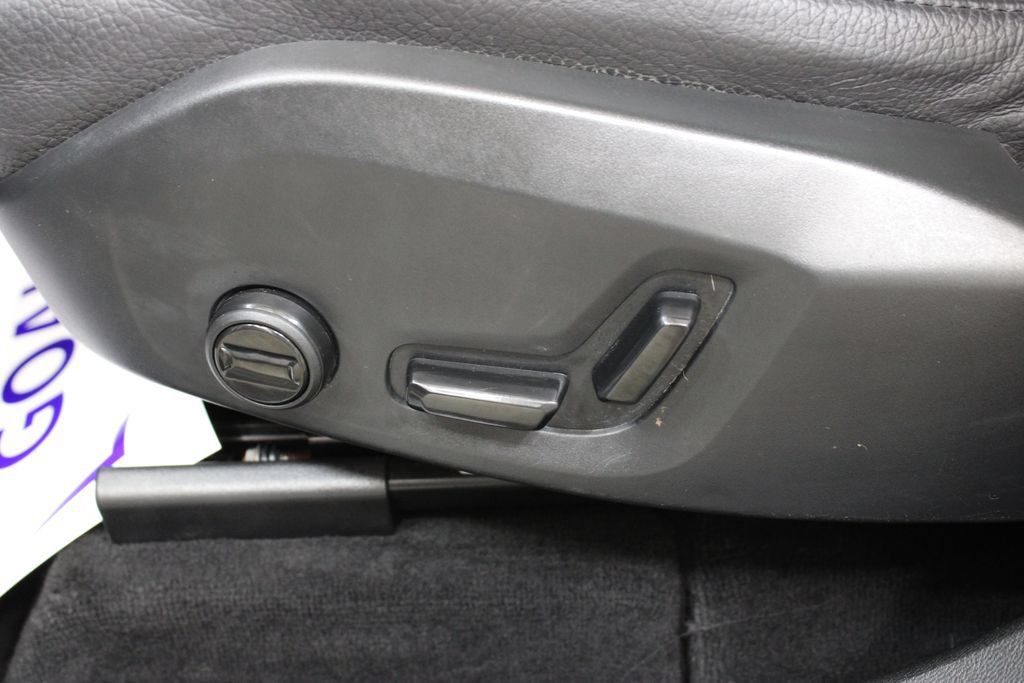 Used 2024 Volvo XC60 B5 Plus AWD/4WD image 21
