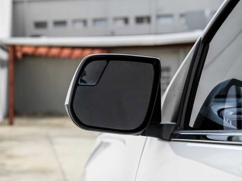 Used 2021 GMC Canyon Denali image 42