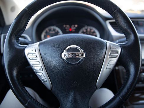 Used 2014 Nissan Sentra SL w/ Premium Package image 10