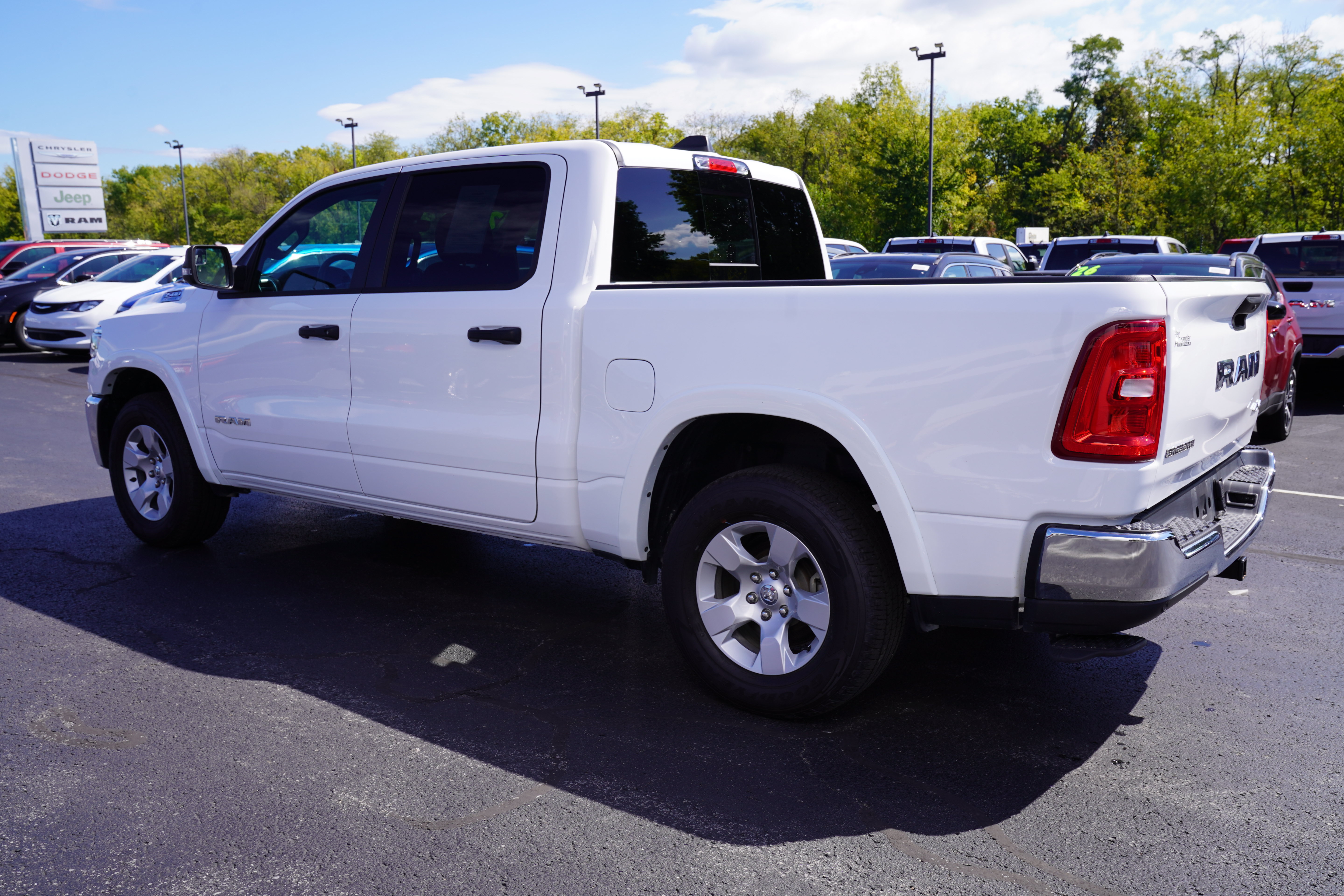 Used 2025 RAM 1500 Big Horn AWD/4WD image 9