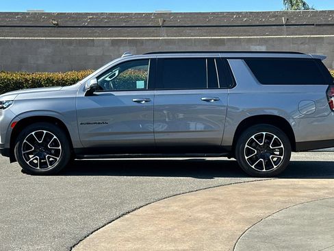 Certified 2022 Chevrolet Suburban RST w/ Sport Performance Package AWD/4WD image 7