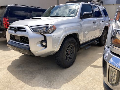 Used 2021 Toyota 4Runner Venture AWD/4WD image 1