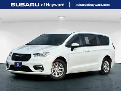 Used 2023 Chrysler Pacifica Touring-L