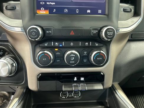 Used 2022 RAM 1500 Laramie AWD/4WD image 26