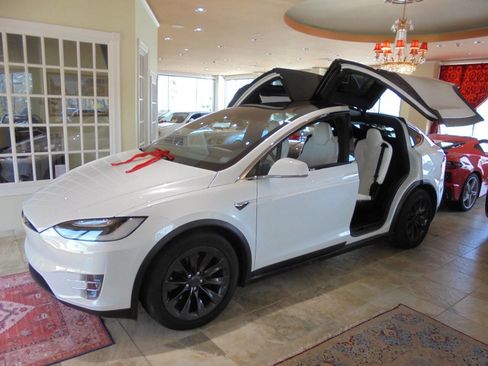 Used 2018 Tesla Model X P100D image 27