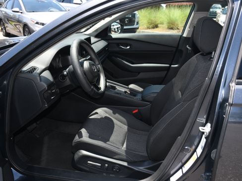 Used 2023 Honda Accord EX image 8