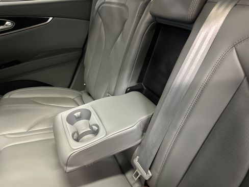 Used 2022 Lincoln Nautilus Reserve w/ Luxury Package image 26