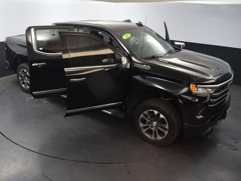 Used 2023 Chevrolet Silverado 1500 High Country w/ Technology Package image 58
