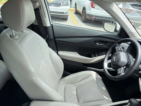 Used 2024 Honda Accord Touring image 11