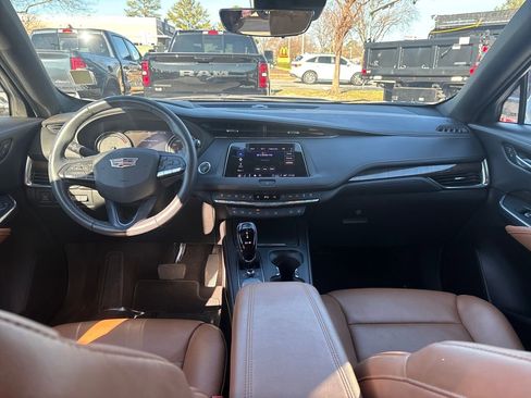 Used 2023 Cadillac XT4 Premium Luxury w/ Technology Package image 11