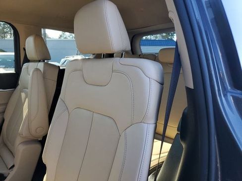 Certified 2022 Jeep Grand Cherokee L Limited image 17