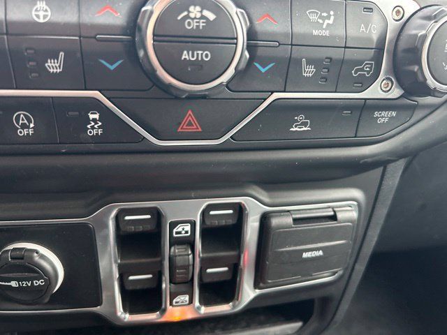 Used 2022 Jeep Wrangler Unlimited Sahara w/ Cold Weather Group AWD/4WD image 24