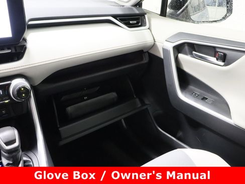 Used 2024 Toyota RAV4 Limited image 24