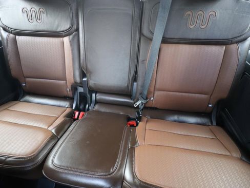 Used 2025 Ford Expedition King Ranch image 8