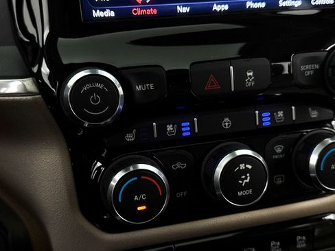 Used 2021 RAM 3500 Laramie AWD/4WD image 27