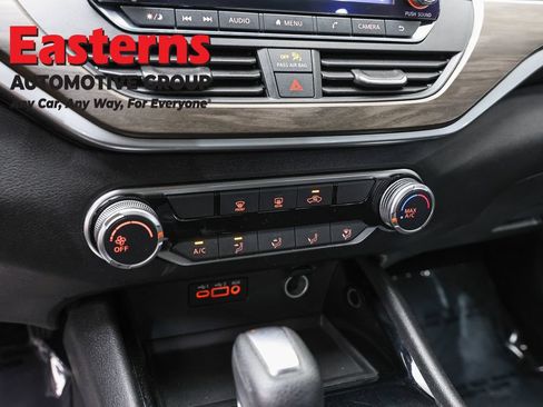 Used 2024 Nissan Altima 2.5 SV FWD image 20
