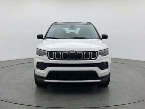 Used 2025 Jeep Compass Limited AWD/4WD image 2