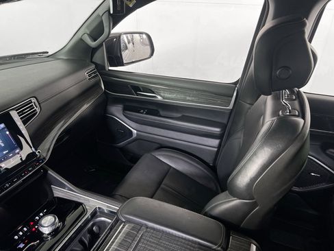 Used 2022 Jeep Wagoneer Series II image 24