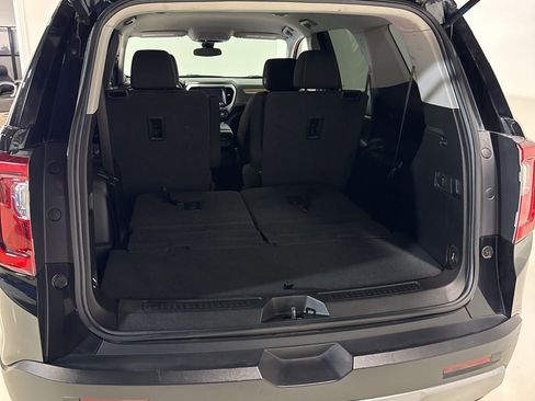 Used 2023 GMC Acadia SLE image 3