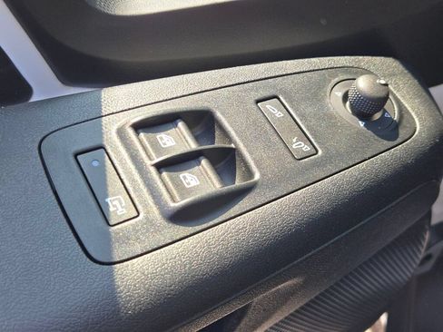 Used 2026 RAM ProMaster 2500 w/ Convenience Group FWD image 19