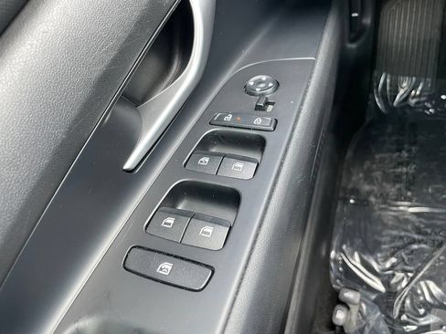 Used 2025 Hyundai Elantra SEL FWD image 25