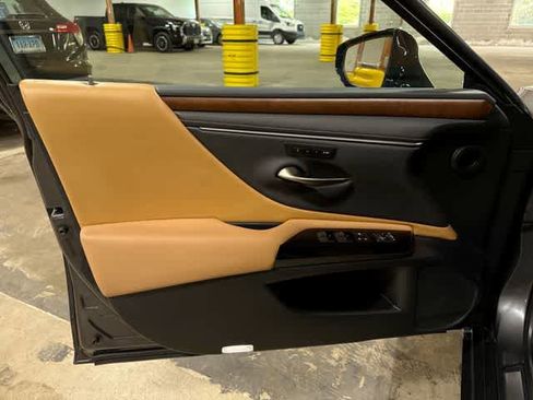 Used 2023 Lexus ES 350 w/ Premium Package FWD image 29
