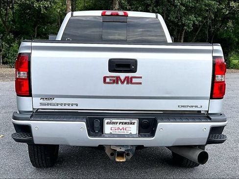 Used 2019 GMC Sierra 2500 Denali w/ Duramax Plus Package AWD/4WD image 7