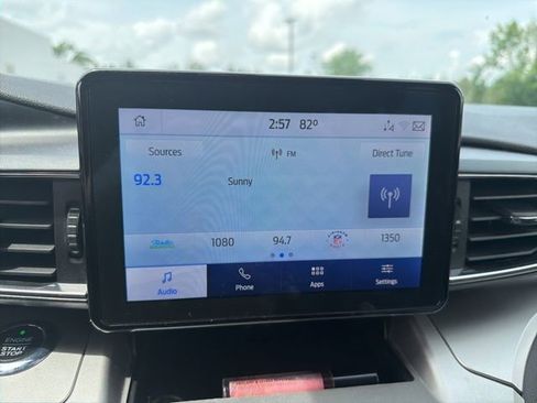 Used 2021 Ford Explorer XLT w/ Equipment Group 202A AWD/4WD image 41