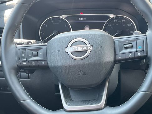 Used 2025 Nissan Rogue SV image 30