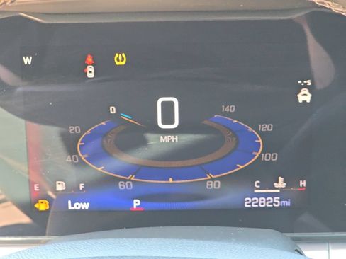 Used 2024 Chevrolet Trax LT w/ Driver Confidence Package FWD image 19