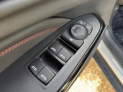 New 2026 Chevrolet Trax RS w/ Sunroof Package image 11